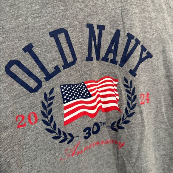 Women’s Gray Old Navy 30th Anniversary Tee Size L EUC - Picture 5 of 6